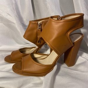 Kenneth Cole Faux Leather Heel